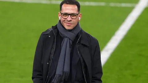 宁忠岩和刘梦婷将携手担任哈尔滨亚冬会中国代表团旗手。