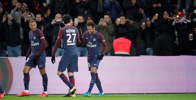 韋斯咸集體奮力抗敵，安東尼奧車禍受創下英超出奇感人戰果｜英超速遞